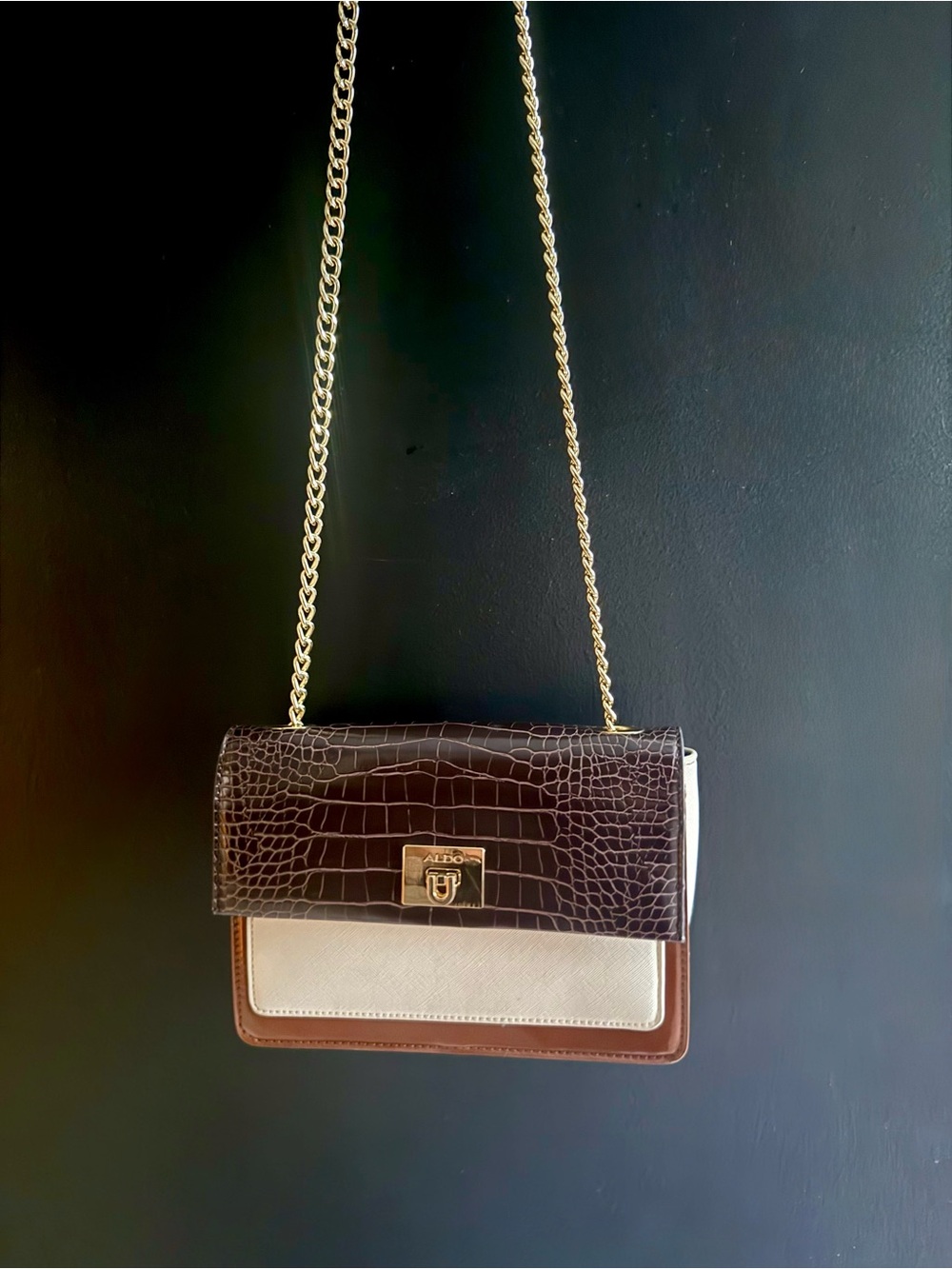 ALDO Tricolor Croc-texture Crossbody Bag with Gold Chain Strap - Picture 5 of 11